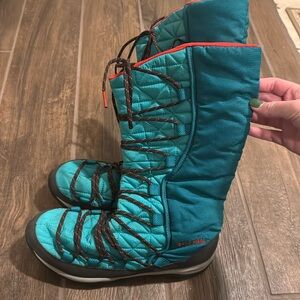 Women’s Columbia winter hiking boots